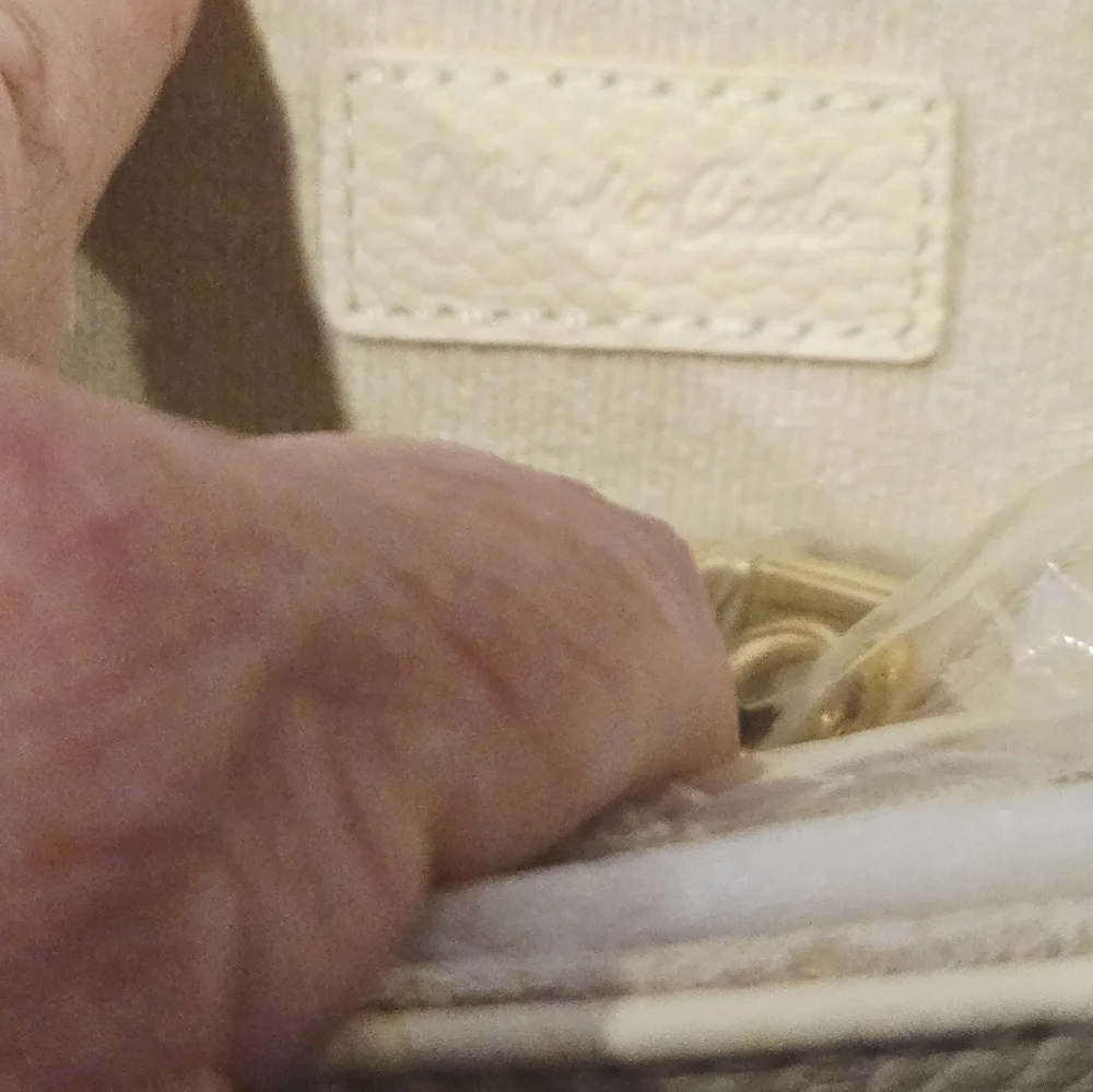 Mélodie Cécile "Le Petit Paris 15" in A Buttercream Color - Picture 8 of 17